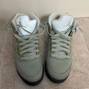 Jordan Kids Sneakers in Gray and White